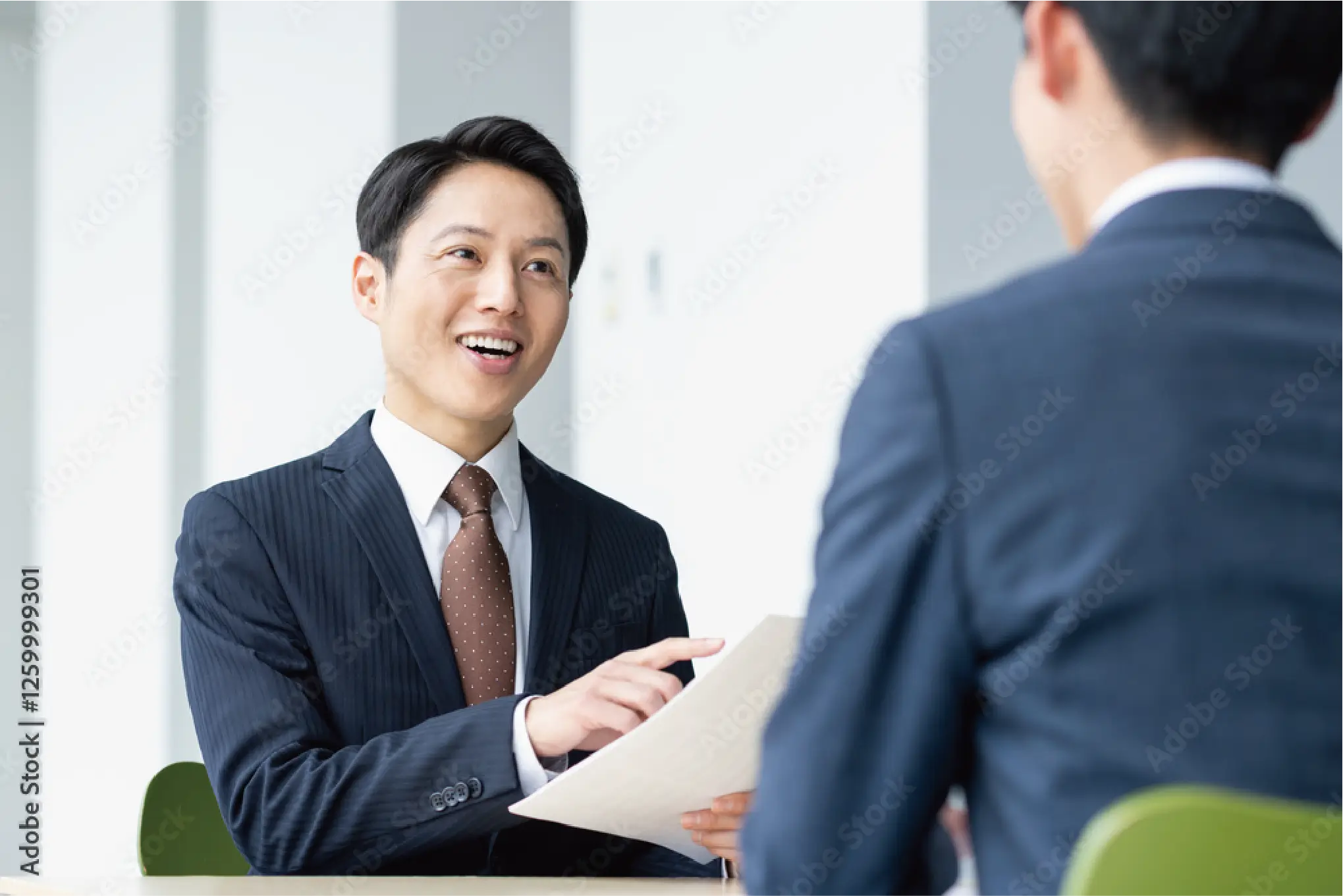 営業エージェントが活動する様子